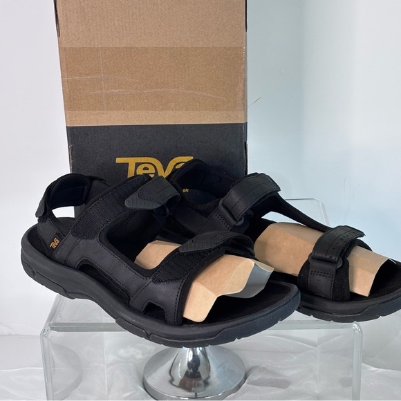 Sandals_&_Flip_Flops